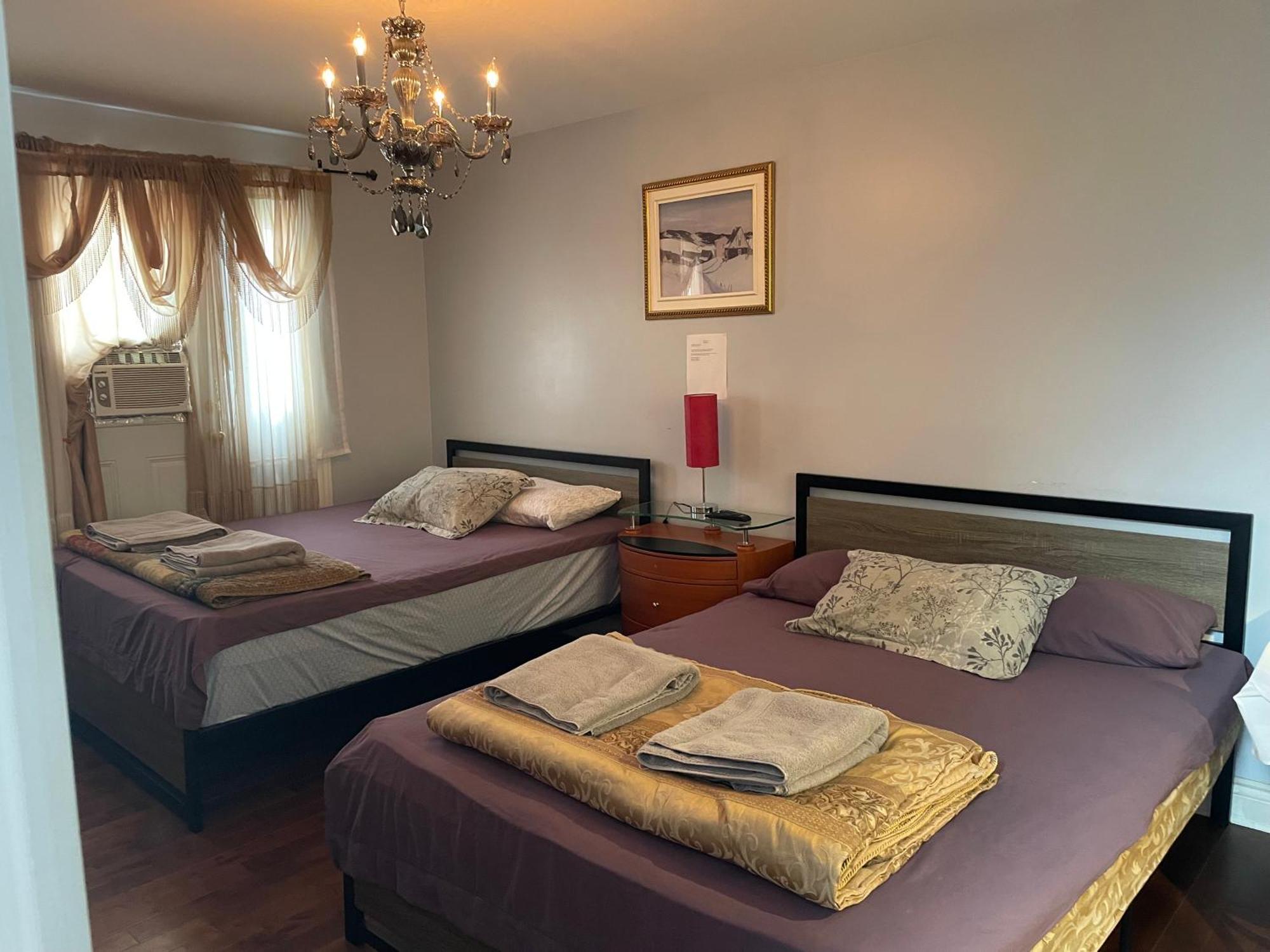 Self Service Small Breakfast, 2 Double Beds Private Room Montréal Esterno foto